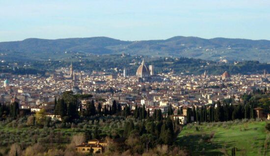 http://www.turismo.intoscana.it/allthingstuscany/aroundtuscany/10-small-towns-near-florence/