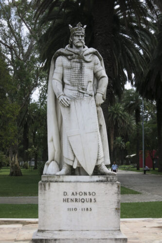 Afonso_Henriques_(the Conqueror) statue in Lisbon