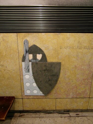 Sculpture of Alfonso Henriquez in Lisbon's Martim Moniz underground station