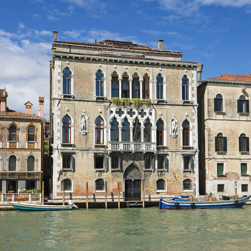 https://en.wikipedia.org/wiki/Palazzo_Loredan_dell%27Ambasciatore https://en.wikipedia.org/wiki/Venetian_Gothic_architecture