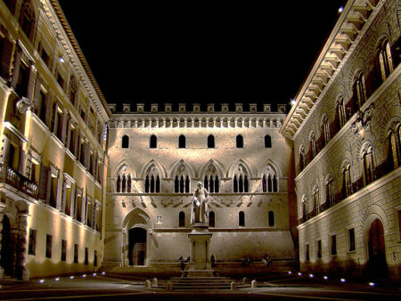 https://it.wikipedia.org/wiki/Palazzo_Salimbeni