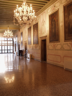 http://palazzoducale.visitmuve.it/it/il-museo/percorsi-e-collezioni/appartamento-doge/sale-appartamento/