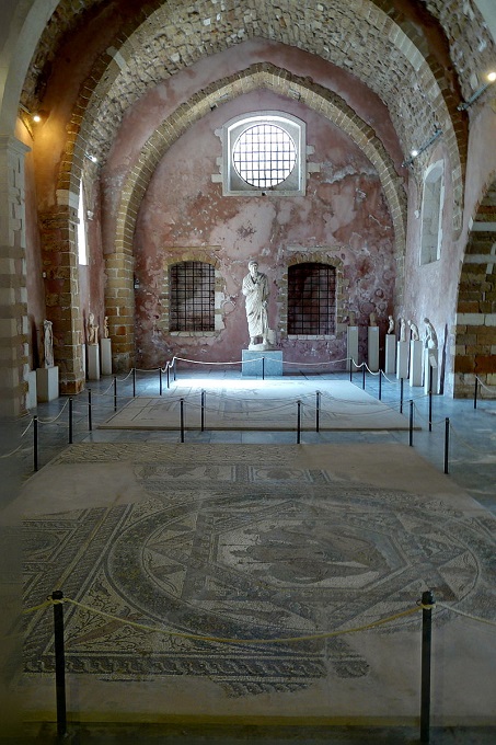 https://commons.wikimedia.org/wiki/Category:Archaeological_Museum_of_Chania_-_Building#/media/File:Inside_Archaeological_Museum_of_Chania.jpg