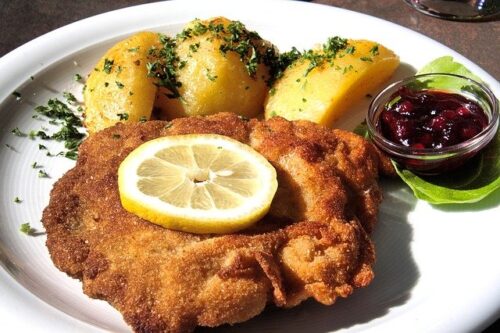 https://pixabay.com/de/photos/schnitzel-wienerschnitzel-essen-4081269/