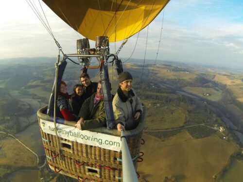 https://www.facebook.com/tuscanyballooning/photos