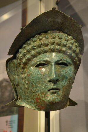 https://commons.wikimedia.org/wiki/File:Bronze_Roman_cavalry_helmet_and_mask,_found_in_Luxembourg,_70-110_AD,_private_loan_from_United_Kingdom_(35331681830).jpg
