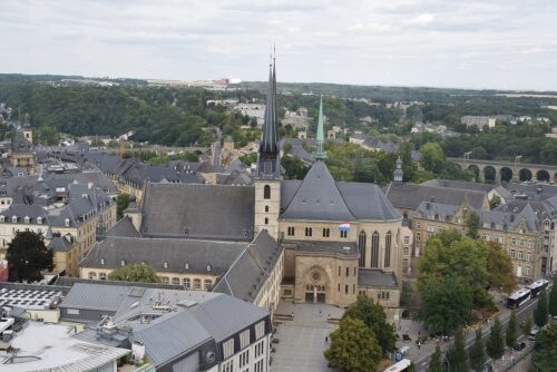 https://commons.wikimedia.org/wiki/Category:Cath%C3%A9drale_Notre-Dame_de_Luxembourg#/media/File:Cath%C3%A9drale_Notre-Dame_de_Luxembourg_2019-08_--2.jpg