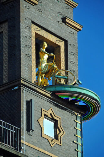 https://en.wikipedia.org/wiki/City_Hall_Square,_Copenhagen