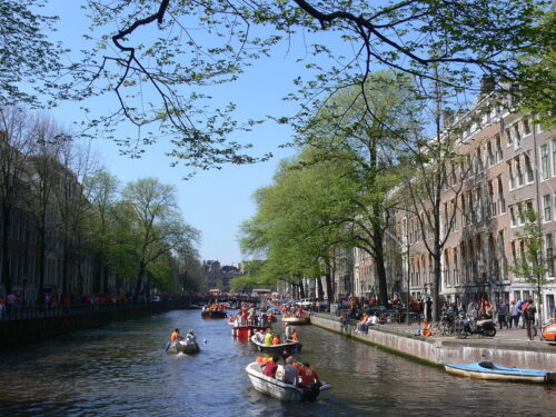 Herengracht canal https://nl.wikipedia.org/wiki/Herengracht_(Amsterdam)