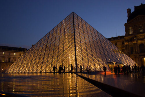 https://en.wikipedia.org/wiki/Louvre_Pyramid