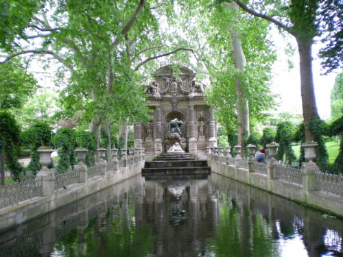 https://en.wikipedia.org/wiki/Medici_Fountain