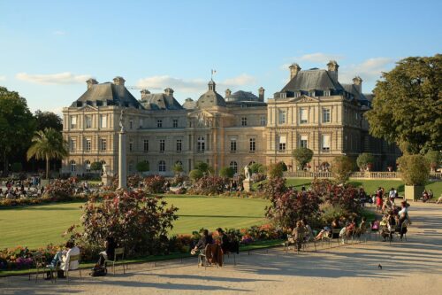 https://en.wikipedia.org/wiki/Luxembourg_Palace