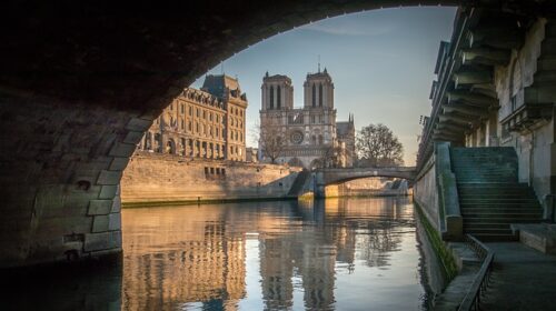 https://pixabay.com/de/photos/notredame-paris-frankreich-4688554/