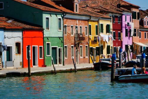 https://pixabay.com/de/photos/venedig-burano-bunte-kanal-haus-4289728/