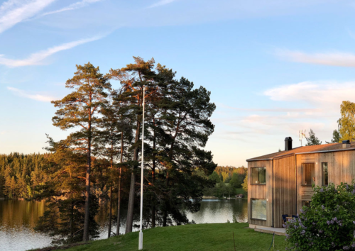 https://www.grandtripsweden.com/id15-villa-lakehill.html