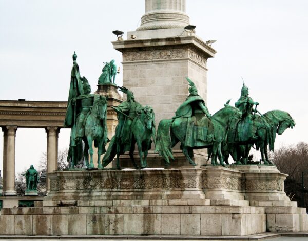 Heroes' square