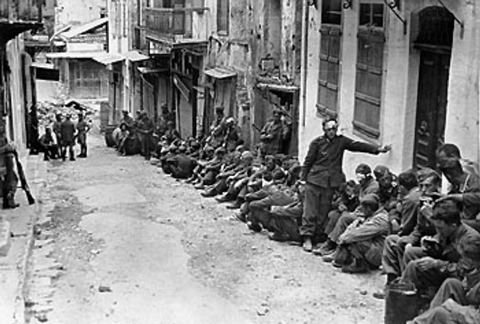 https://en.wikipedia.org/wiki/Battle_of_Crete#/media/File:German_prisoners_under_British_guard.jpg