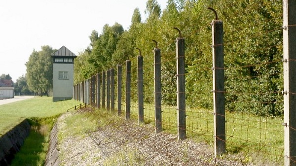 https://www.facebook.com/Comit%C3%A9-International-de-Dachau-149418248532791/