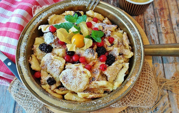 https://pixabay.com/de/photos/kaiserschmarrn-essen-lecker-s%C3%BC%C3%9F-2820132/