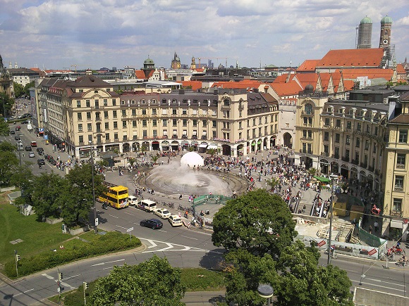 https://en.wikipedia.org/wiki/Karlsplatz_(Stachus)#/media/File:Stachus-bv.jpg