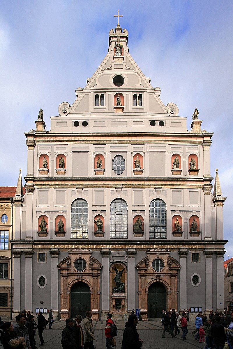 https://commons.wikimedia.org/wiki/Category:Exterior_of_St._Michael_(Munich)#/media/File:Michaelskirche_Muenchen-full.jpg