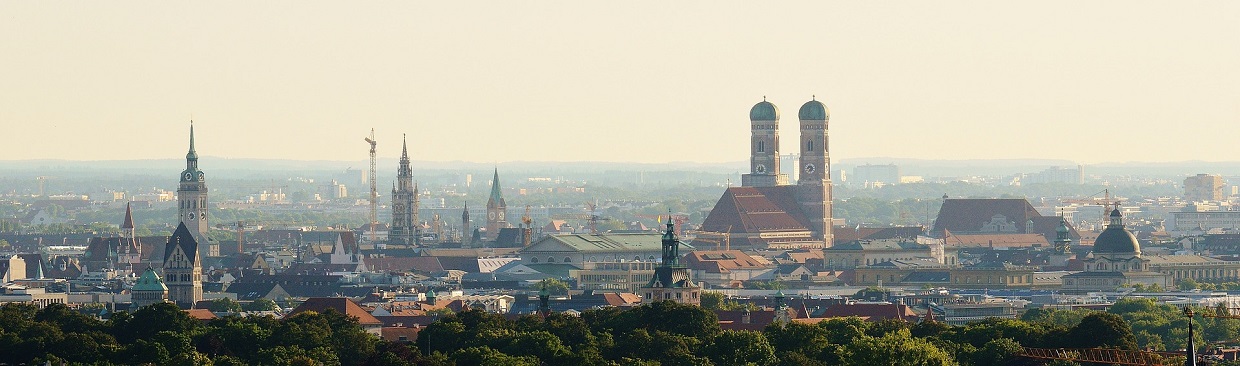 https://pixabay.com/de/photos/m%C3%BCnchen-frauenkirche-bayern-1480740/