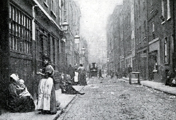https://en.wikipedia.org/wiki/East_End_of_London#/media/File:Dorset-street-1902.jpg