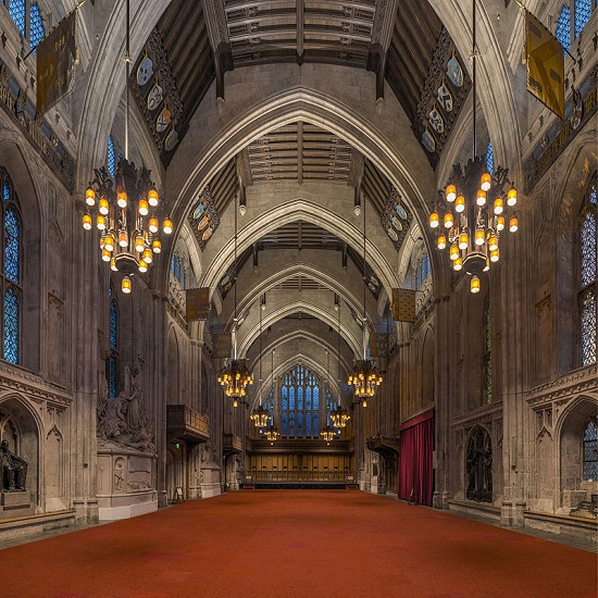 https://en.wikipedia.org/wiki/Guildhall,_London#/media/File:Guildhall,_City_of_London_-_Diliff.jpg