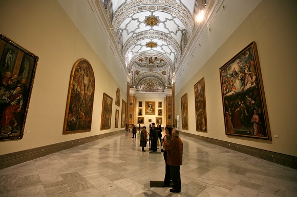 https://commons.wikimedia.org/wiki/Category:Interior_of_the_Museo_de_Bellas_Artes_de_Sevilla#/media/File:Inside_Museo_De_Bellas_Artes_(4241486212).jpg