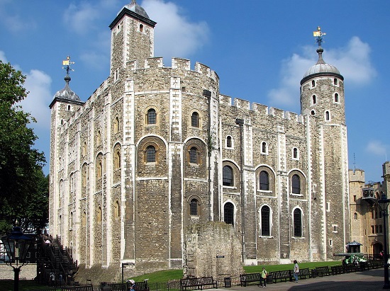 https://en.wikipedia.org/wiki/White_Tower_(Tower_of_London)#/media/File:Tower_of_London_White_Tower.jpg
