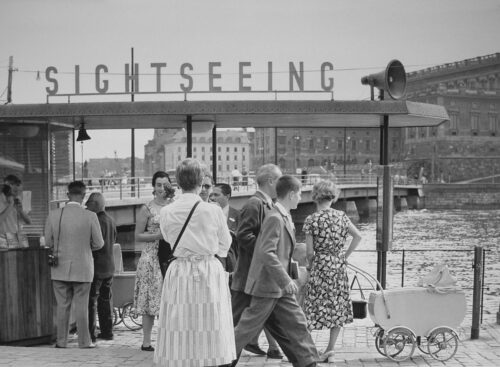 https://commons.wikimedia.org/wiki/File:Sightseeing_Stockholm_1950.jpg