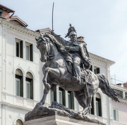 https://en.wikipedia.org/wiki/Victor_Emmanuel_II_of_Italy#/media/File:Monument_to_Victor_Emmanuel_II_(Venice).jpg