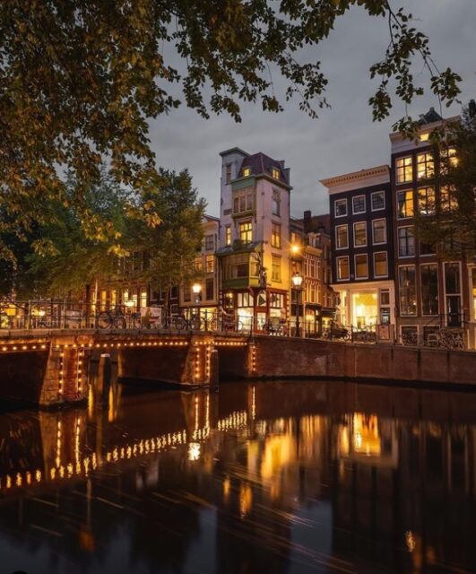 Herengracht Canal by https://www.instagram.com/gemeenteamsterdam/