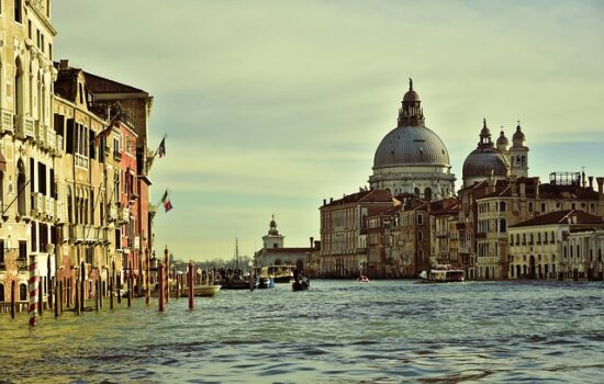 https://pixabay.com/de/photos/venedig-canale-grande-basilika-4762608/