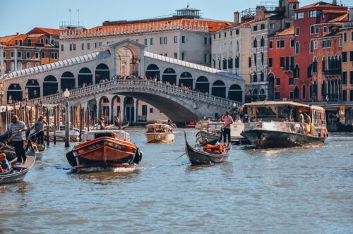 https://pixabay.com/de/photos/venedig-br%C3%BCcke-die-rialto-br%C3%BCcke-4020863/