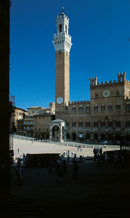 https://pixabay.com/de/photos/siena-piazza-del-campo-italien-171514/