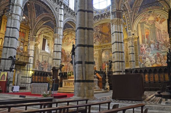 Cathedral of Santa Maria Assunta https://pixabay.com/de/photos/siena-die-kathedrale-italien-825709/
