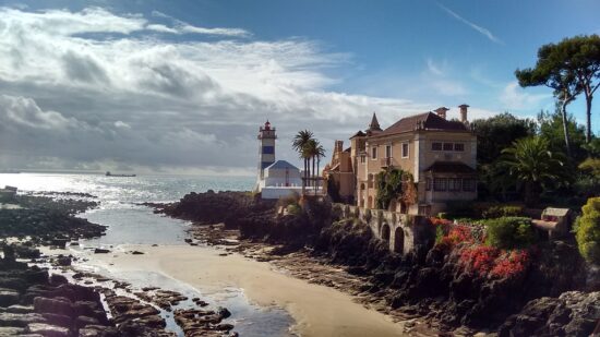 https://pixabay.com/de/photos/cascais-portugal-meer-atlantik-6057892/