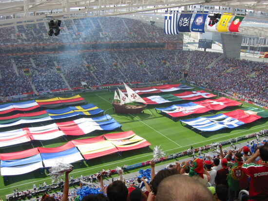 https://commons.wikimedia.org/wiki/Category:2004_UEFA_European_Championship#/media/File:Euro2004OpeningCeremony.jpg