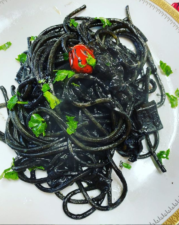 Spaghetti con il nero di seppia