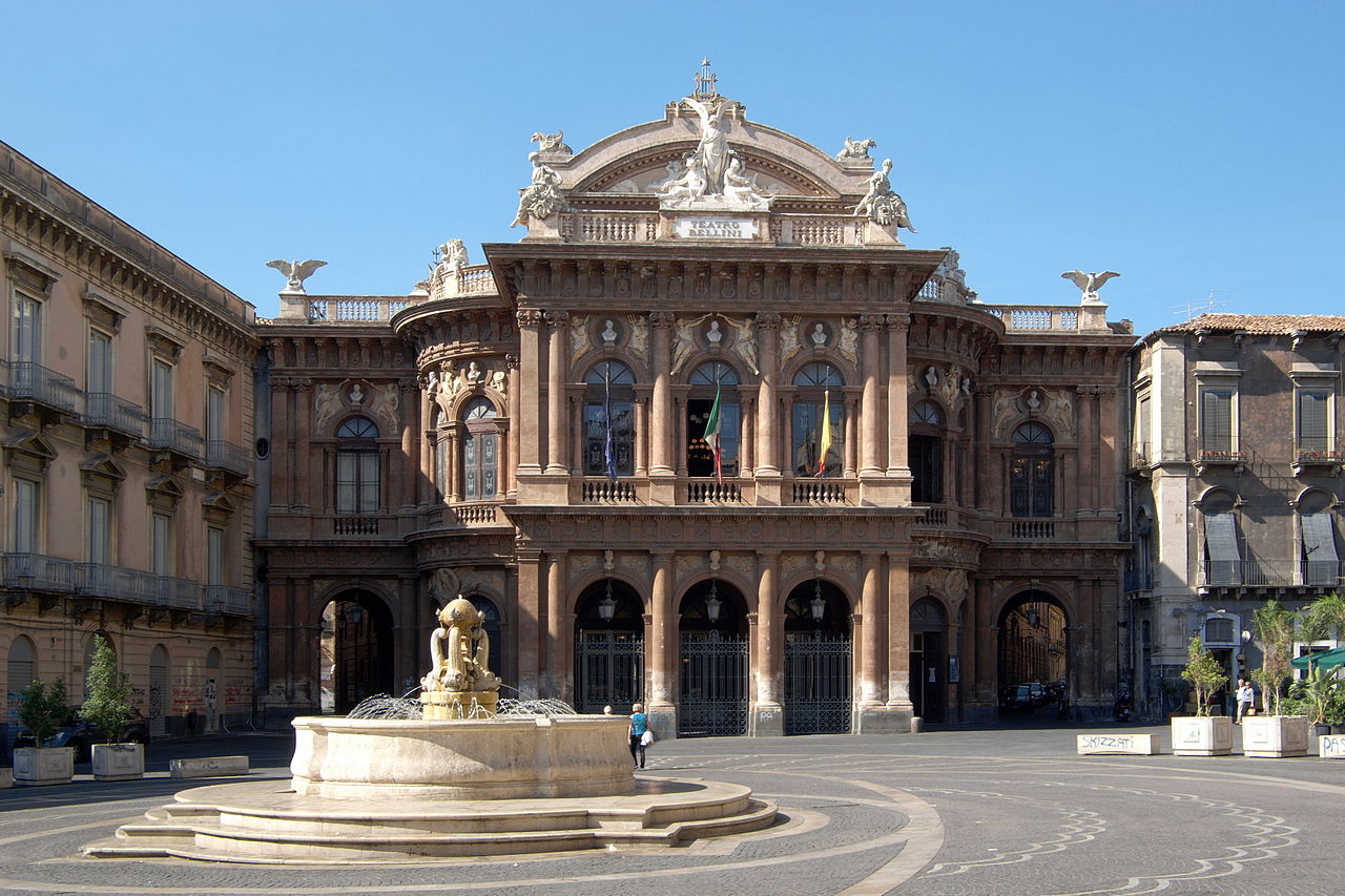 https://en.wikipedia.org/wiki/Teatro_Massimo_Bellini#/media/File:Catania_BW_2012-10-06_11-11-06.jpg