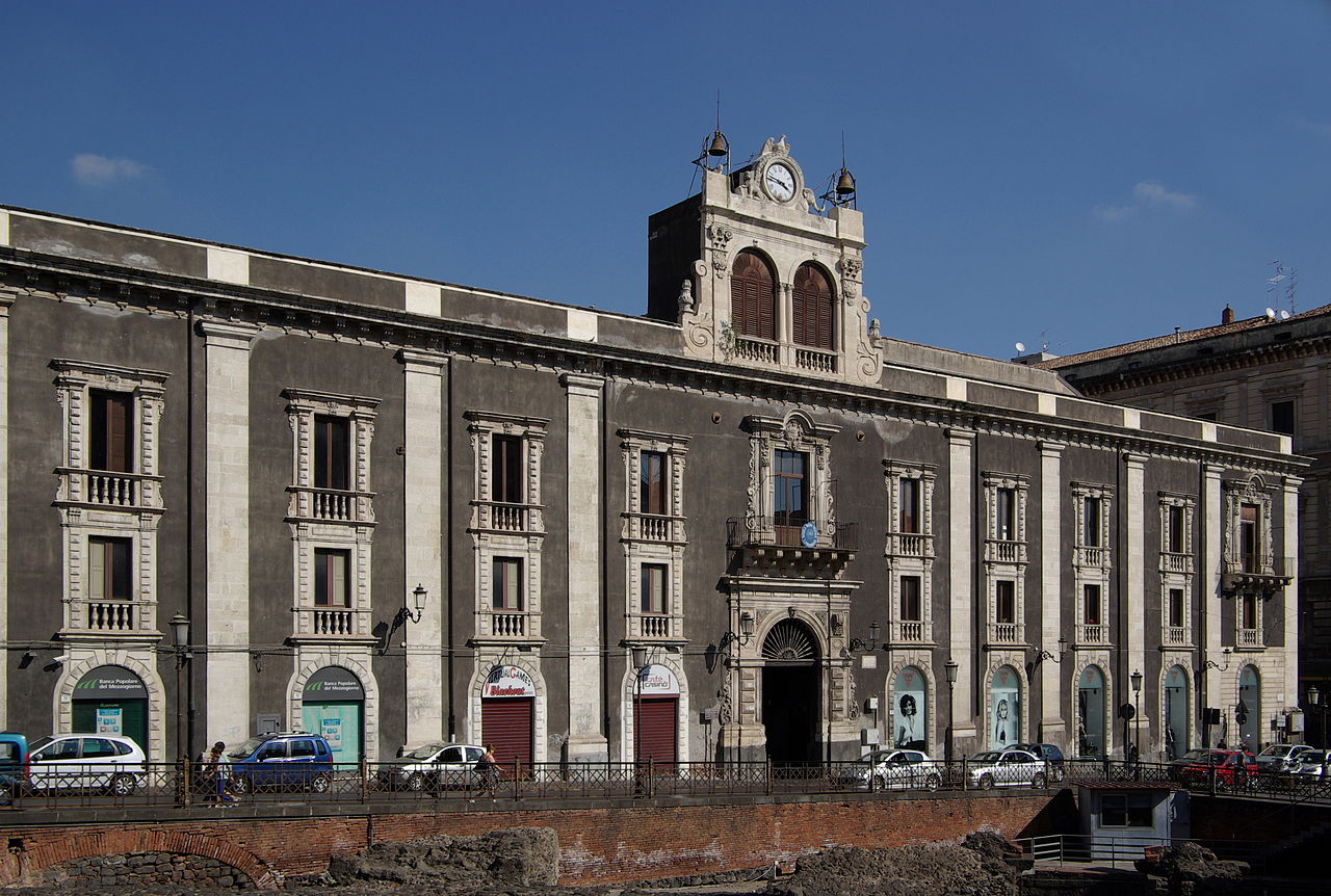 https://en.wikipedia.org/wiki/Palazzo_Tezzano#/media/File:Catania_BW_2012-10-06_10-46-42.JPG
