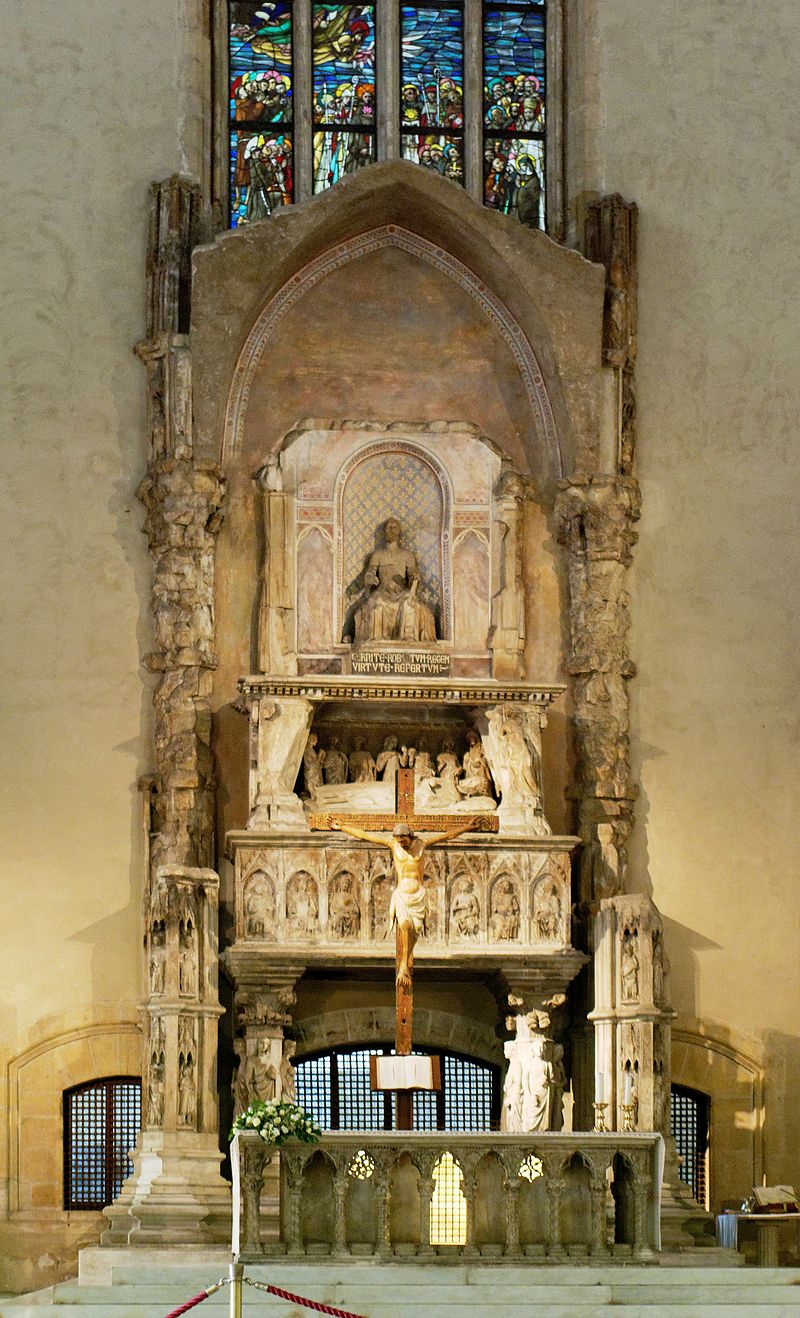https://commons.wikimedia.org/wiki/Category:Robert_of_Naples_tomb#/media/File:Napoli_BW_2013-05-16_12-09-55_DxO.jpg