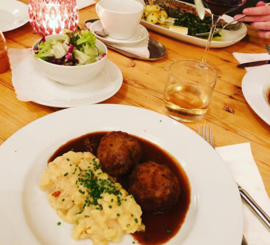 Boulette mit Kartoffelsalat