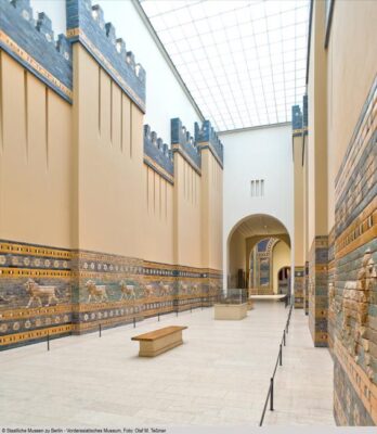 https://www.facebook.com/pergamonmuseum/photos