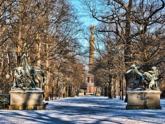 https://pixabay.com/de/photos/park-winter-siegess%c3%a4ule-tiergarten-1156385/