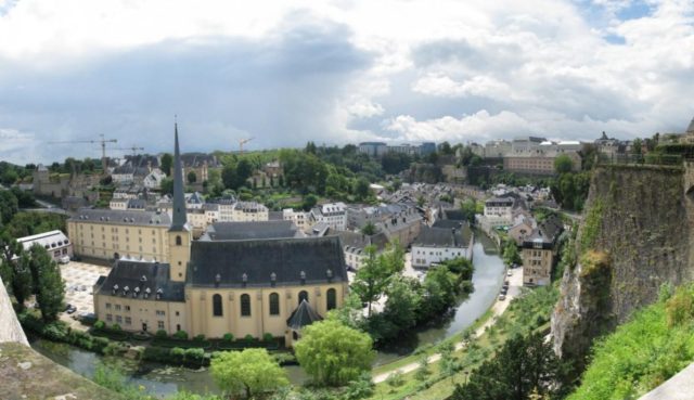https://commons.wikimedia.org/wiki/Category:Grund_(Luxembourg_City)#/media/File:Grund,_Luxembourg.jpg