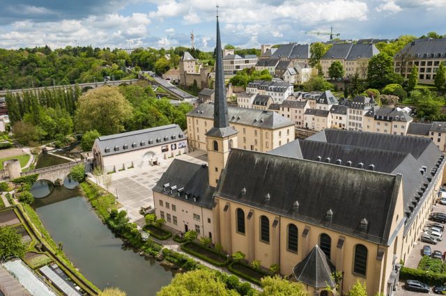 https://commons.wikimedia.org/wiki/Category:Centre_culturel_de_rencontre_abbaye_de_Neum%C3%BCnster#/media/File:Church_of_St_Jean_du_Grund_-_Luxembourg_(37372279334).jpg
