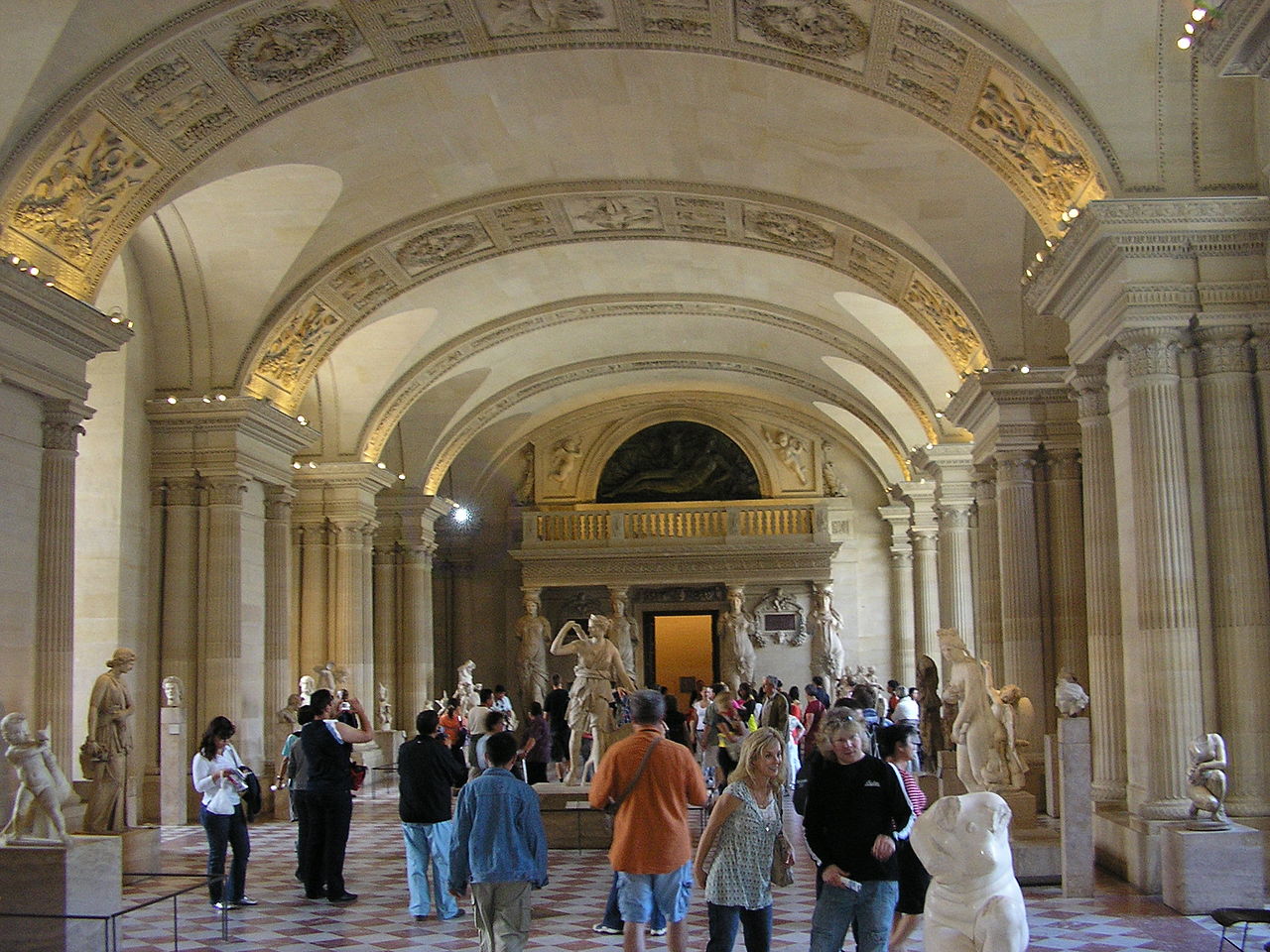  Louvre