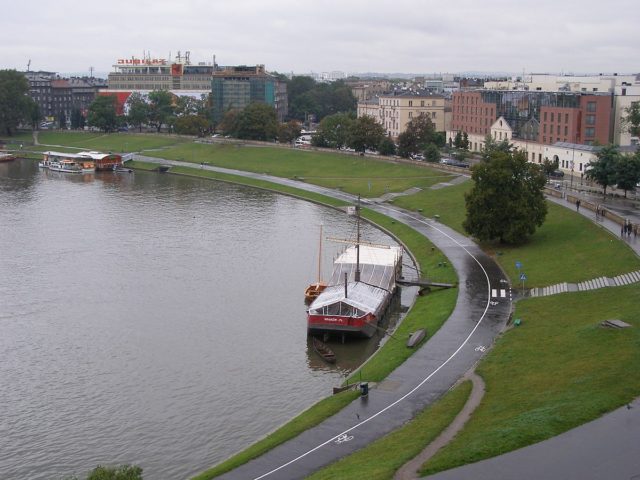 Cycle the Wisla Boulevards